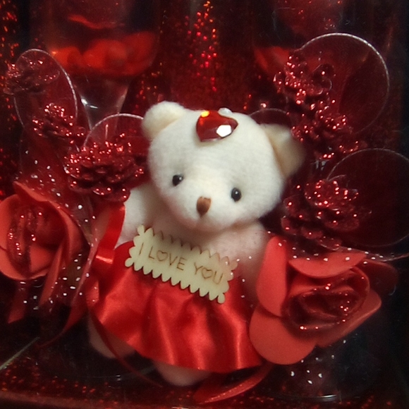 Valentine Gift Set NIB Champagne Flute Candles and Love Bear - Picture 3 of 11